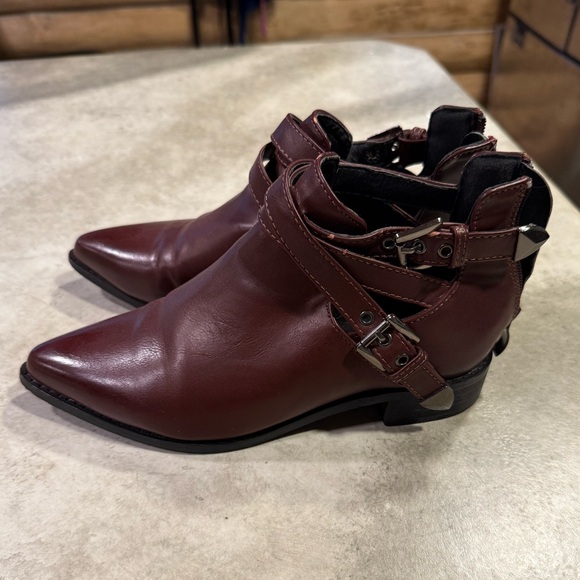 Woman’s Size 36 Pink Martini Booties - Picture 3 of 7